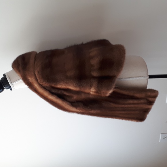 Fur cape - Picture 2 of 4